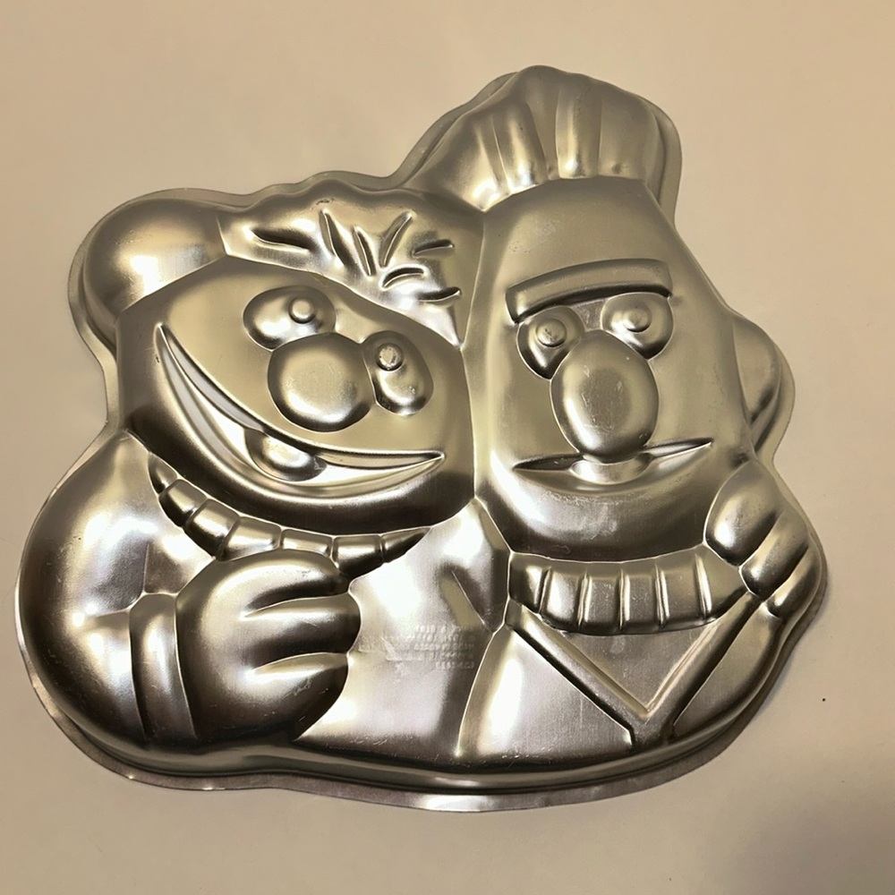 Bert and Ernie cake pan